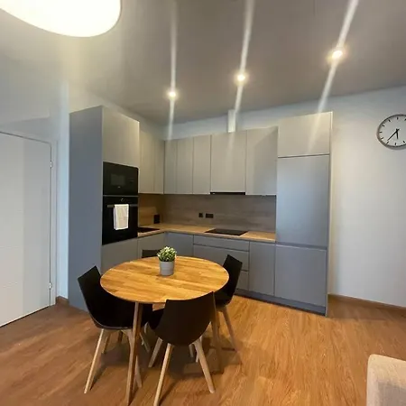4 Apartmet In *